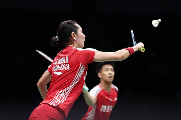 羽毛球比赛暂停手势图解：避免误判的关键技巧