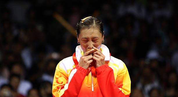 羽毛球比赛规则与实战应用：完整版高清视频教程