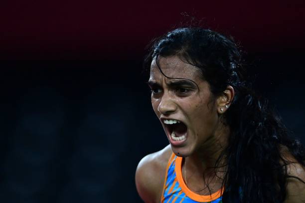 LED vs 传统金卤灯：哪种更适合室内羽毛球场照明？