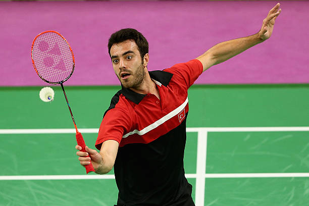 羽毛球比赛中的常见争议判罚及裁判处理方式