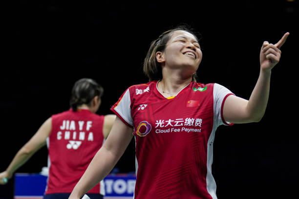 告别发球失误！羽毛球最简单发球方法详解