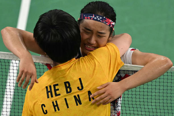 羽毛球场画线后如何检查？确保尺寸和对称性的实用技巧