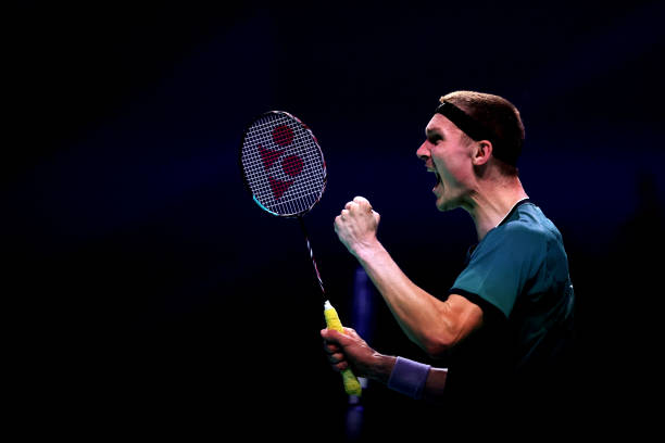 预算有限怎么选？尤尼克斯高性价比羽毛球拍推荐TOP5