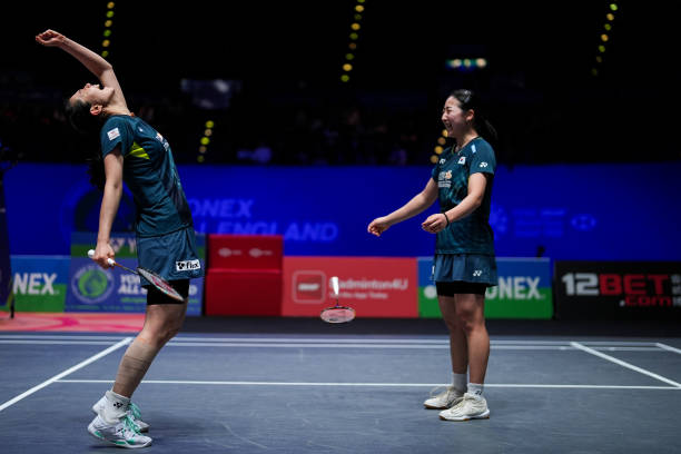 从发球到扣杀：两根底线在羽毛球比赛中的关键作用