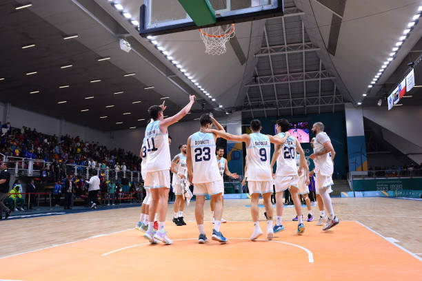 球场上的小可爱：儿童篮球运动头像特辑