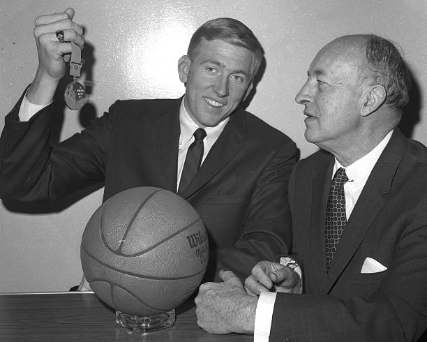 现役球员助攻排名：谁有望冲击历史前十？