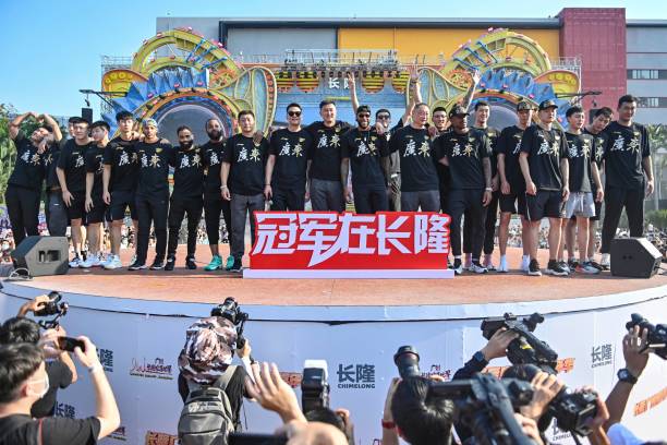 篮球位置指南：控卫、分卫、小前、大前和中锋的区别