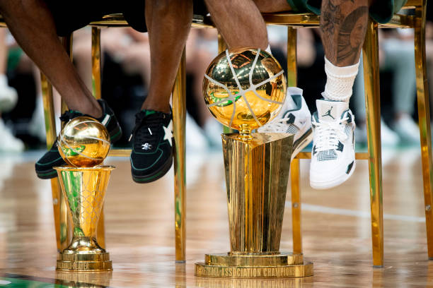 蓝色和篮球的拼音怎么写？一看就懂！