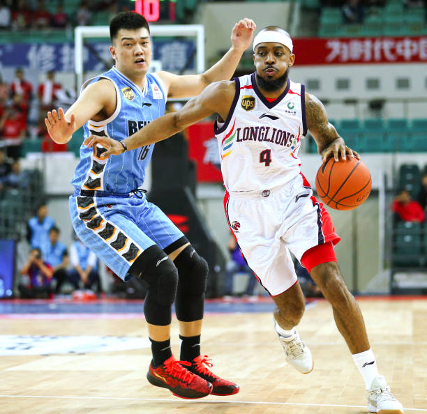 CBA广东队比赛回放：关键球与逆转瞬间