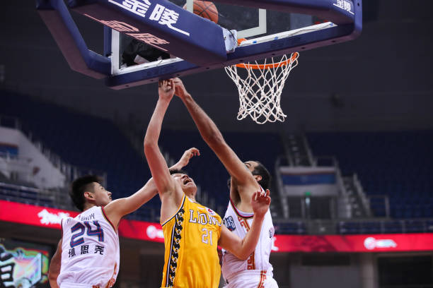 篮球战术基础：5个位置如何协同作战