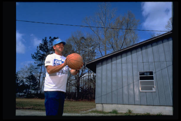 中国男篮新星在CBA赛场崭露头角，未来可期！