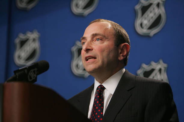 提升篮球控球能力：原地运球动作解析