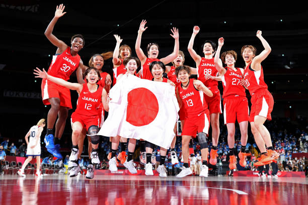 美媒评选NBA史上十大中锋：奥尼尔仅排第三？