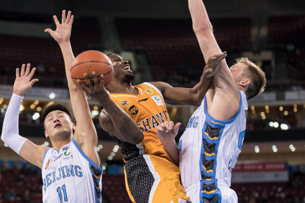 库里生涯十大经典比赛：不可错过的精彩瞬间