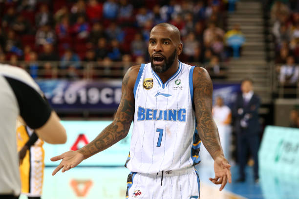 点球点与禁区线的距离关系