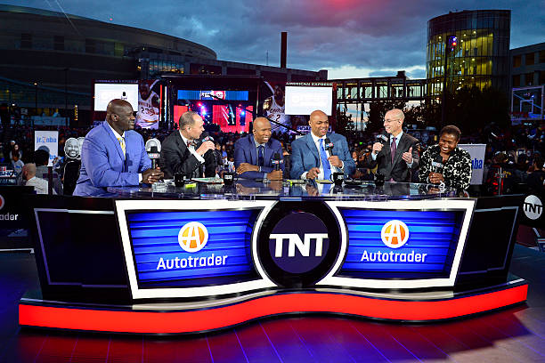 雨燕直播高清NBA：如何解决卡顿与画质问题？