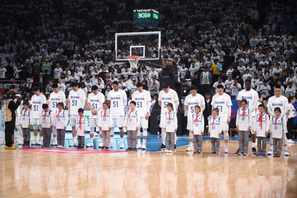 易建联人物志：天赋与努力铸就的篮球人生