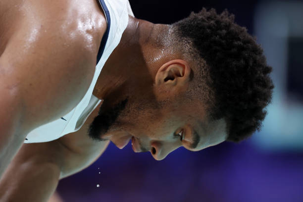 支持主队！通过NBL官网直播，为[球队名]呐喊助威