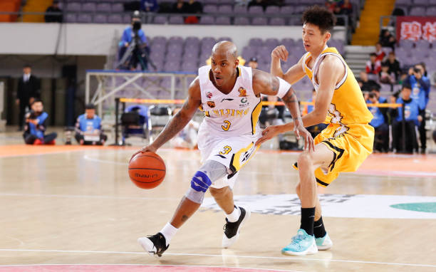 重温传奇：拉里·伯德生涯十大经典比赛录像回顾