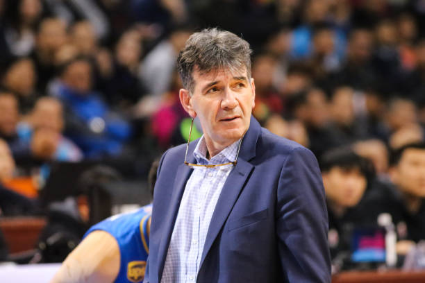 如何有效执行人盯人防守策略