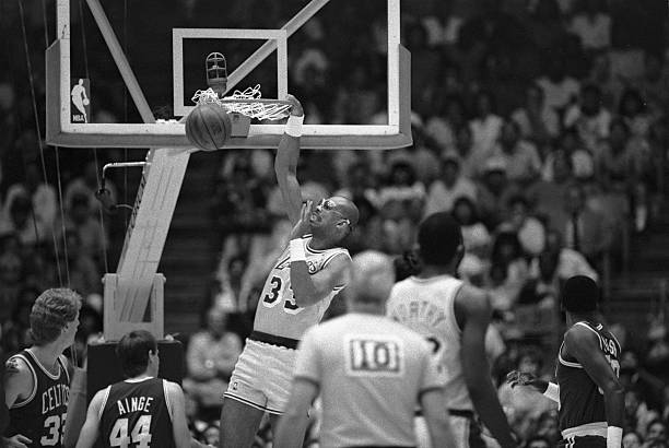 腾讯体育篮球直播赛程表：不错过任何一场焦点战