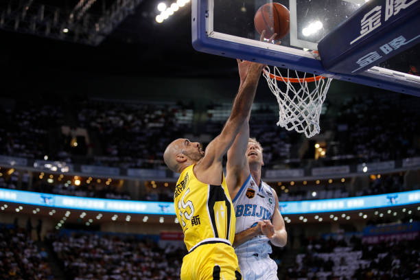 大学生球员如何通过CBA选秀进入职业联赛？