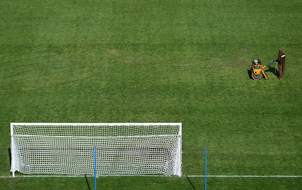 （从代际差异角度切入，引发共鸣）