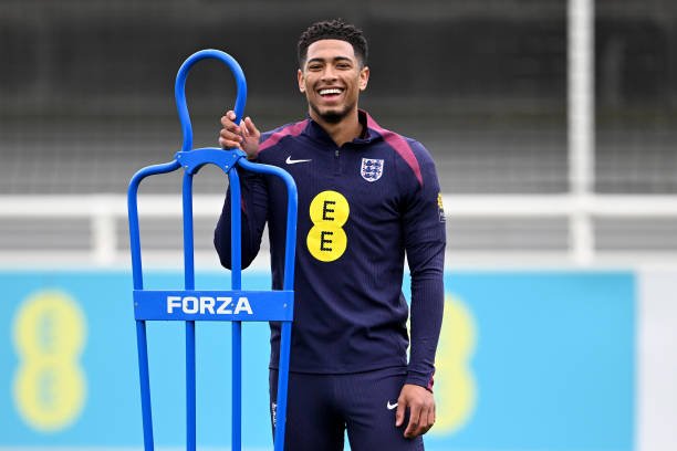 1米85也能飞！C罗逆天头球能力大赏