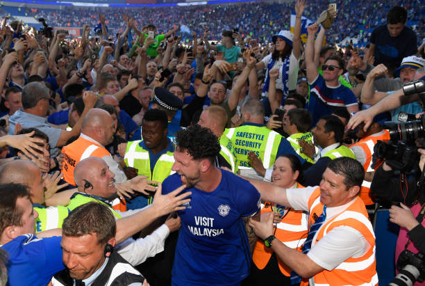 (将视角从国家队延伸至国内联赛的格局变化)