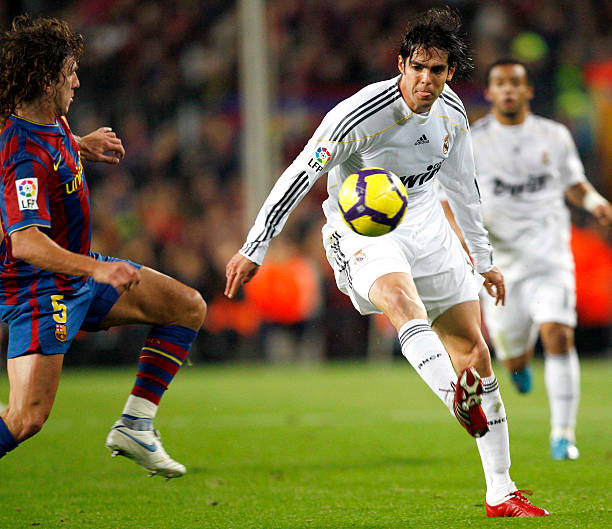 如何合法经营足球场？关键证件与审批流程解析