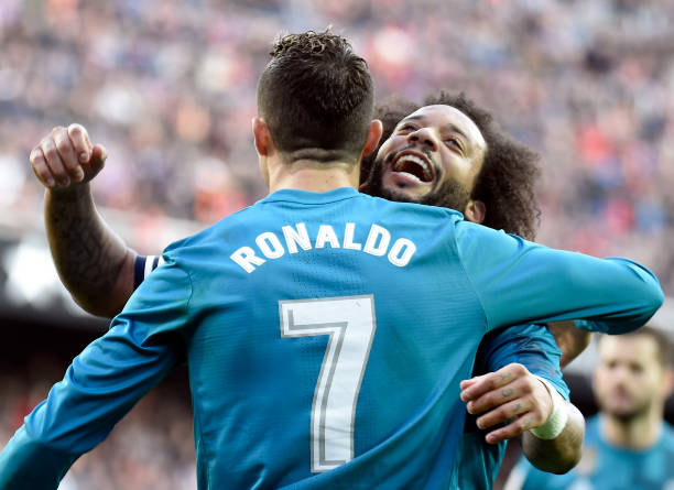 八人制足球322阵型解析：攻防平衡的关键策略