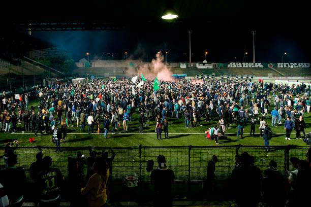 郭艾伦欧洲步晃过防守，精彩上篮集锦！