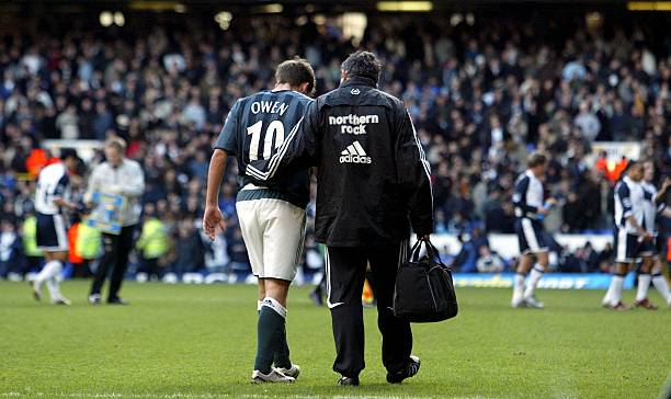 老式足球鞋双星：不只是装备，更是一种文化符号