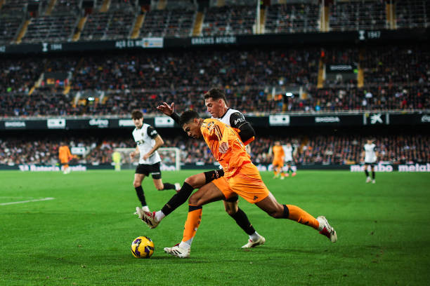 法甲年度最佳阵容背后的故事：新星崛起与老将坚守