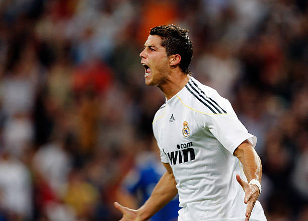 贝克汉姆的经典发型：什么衣服都配不上它的时尚感