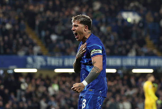 防守大师VS全能中场：实况足球马尔蒂尼与马特乌斯实战评测