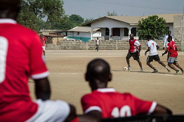 哈兰德吃饼集锦：看挪威神锋如何轻松破门