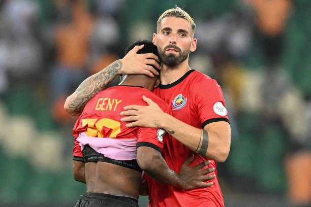 攻防一体：FIFA 20中防守高空球的实用策略