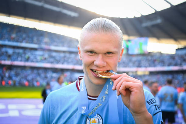 达米安世界波！球迷疯狂庆祝