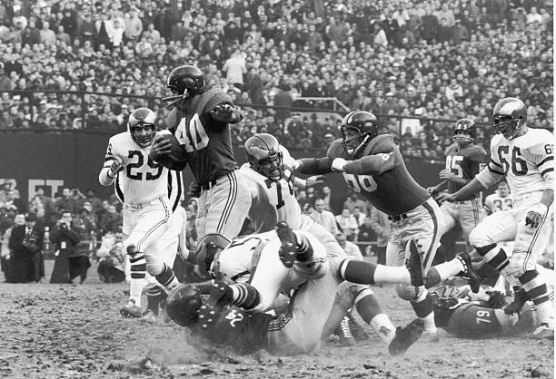 中超最新积分榜：争冠悬念持续，保级大战白热化