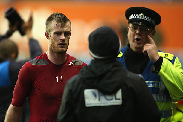 周年庆狂欢！实况足球免费领10连抽+传奇教练