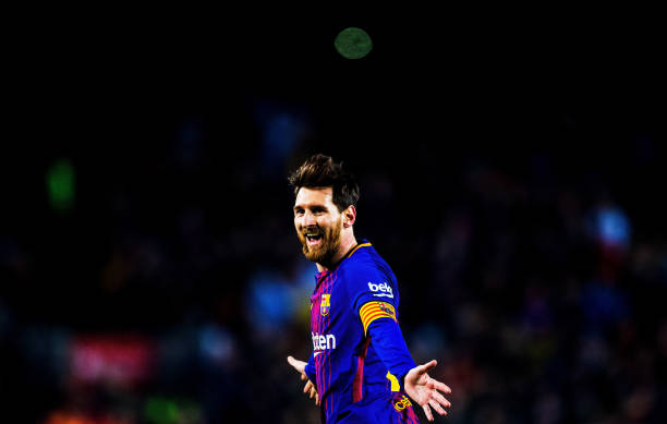 从技巧到艺术：拱桥射门与插花脚的完美结合