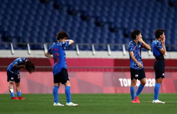 足球场建设投资回报分析：运营维护费用如何影响总成本？