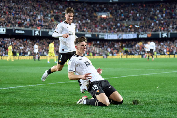 球员视角：凯恩、萨拉赫等球星评价新赛季官方用球