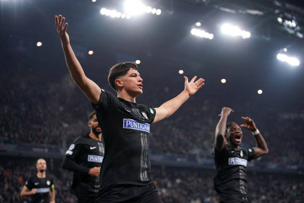 贝克汉姆小七退役年龄预测：会像父亲一样踢到38岁吗？