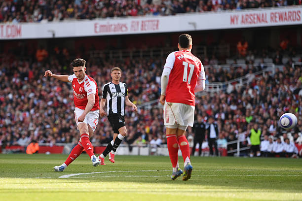 英超排行榜：狼队、水晶宫中游徘徊，维拉表现亮眼