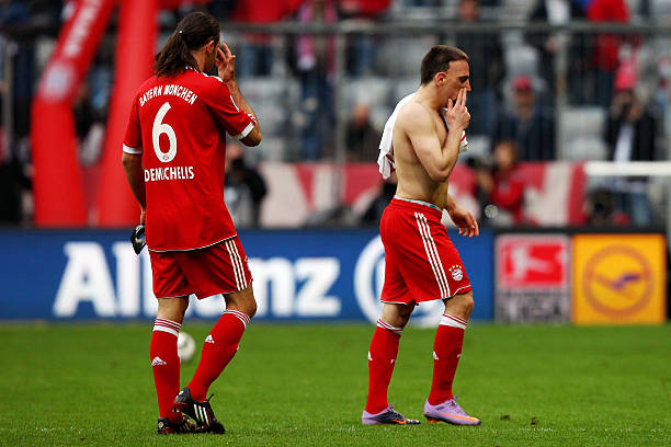 世界足坛十大传奇球星，谁的名字最闪耀？