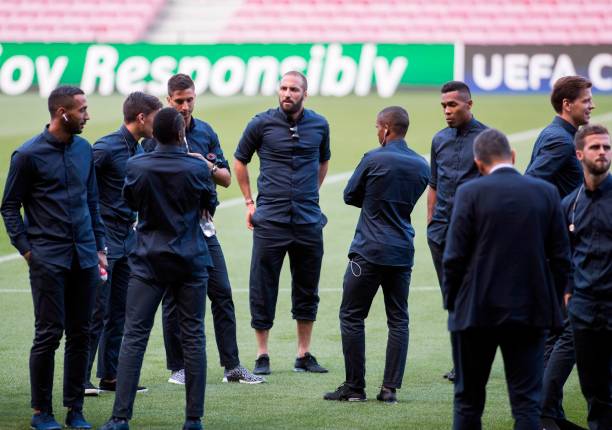 从伊布到梅西：巨星云集的巴黎为何难夺欧冠？