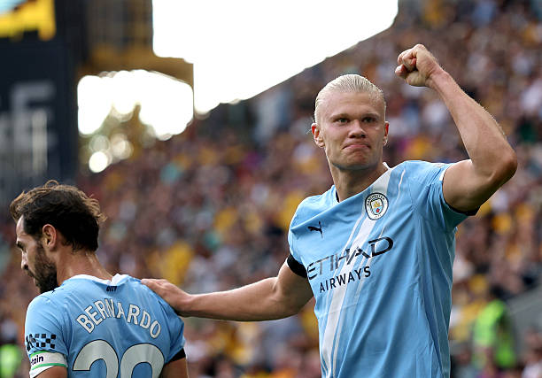 荷兰足球世界排名解析：历史最高与当前表现对比