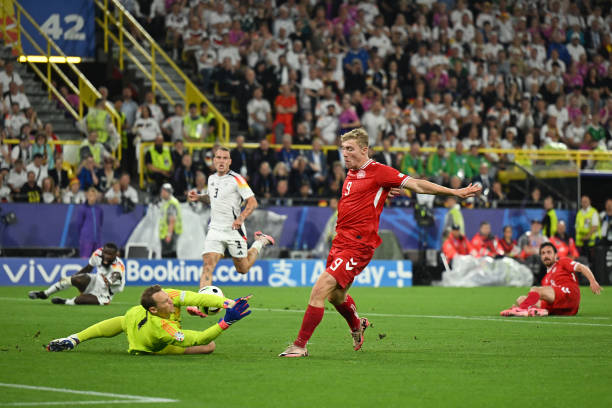 球迷热议：法甲哪支球队的综合实力最强？数据说话！